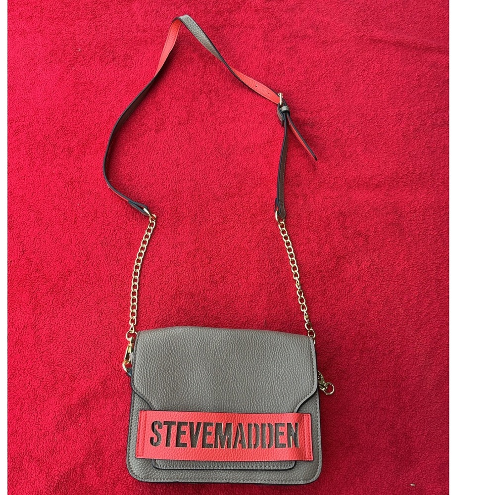 Steve Madden‎ Crossbody Bag Womens Small Taupe Red Excellent Logo Chain Strap